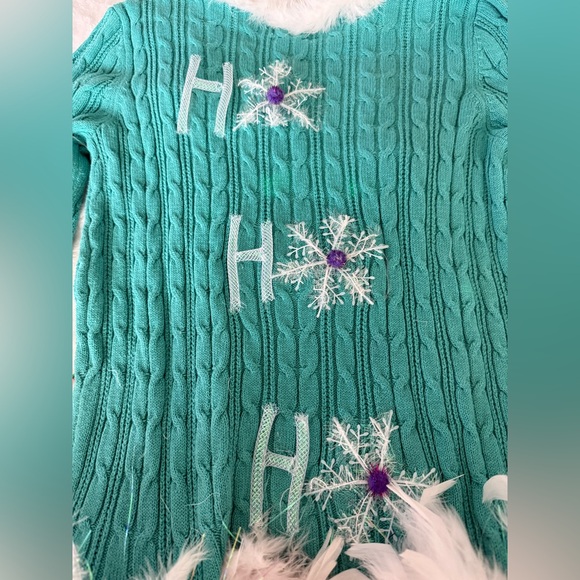 THE MOST AMAZING CHRISTMAS SWEATER EVER - Picture 13 of 14